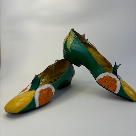 Vintage Zalo leather shoes with a fruit theme - Picture 6 of 10